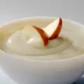 Ябълков крем със сок от череши