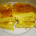 Хрупкава баничка със сирене и яйца