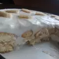 Бишкотена торта със сметана и кисело мляко