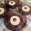 Шоколадова бисквитена торта в купички