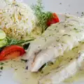 Риба на скара с бял сос
