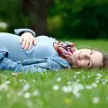 Безопасни ли са билките по време на бременност и кърмене