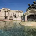 Туристите в Лондон предпочитат шопинга пред Бъкингамския дворец