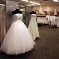 Бялата сватбена рокля вече не е актуална