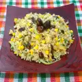 Пъстра салата с булгур, царевица и яйце