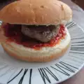 Бърза закуска хамбургер с кюфте