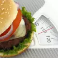Макдоналдс намалява вредните съставки в менютата си