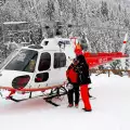 Скиор и сноубордист се потрошиха в Банско, чакат хеликоптер