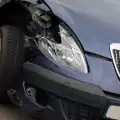 Младеж нарязал гумите на 11 коли в Банско