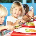 Как правилно да приготвяме салати за децата ни