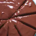 Шоколадова глазура за торти и сладкиши