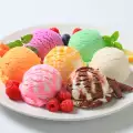 Плодов сладолед Хамелеон променя цвета си