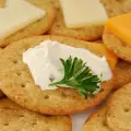 Crackers with Cheese and Ginger