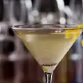 Готин коледен мартини коктейл