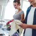 Трикове за идеално изпиране на мръсните кухненски кърпи