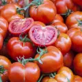 Нов сорт български домат се продава на пазара