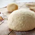 Колко време се размразява тесто?
