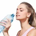 Пийте минерална вода, за да си набавите нужния калций