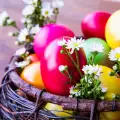 Яйца украсяват улиците на Велико Търново за Великден