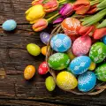 Кои са натуралните продукти за боядисване на яйца?
