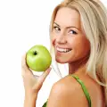 Още една причина да ядем ябълки: За превенция на остеопорозата и здрав гръбнак