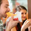 Рекорд! Американец изяде 72 хотдога за Деня на независимостта