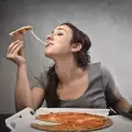 Ако искате по-продуктивни работници, черпете ги с пица
