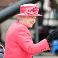 Елизабет II забрани на Кейт Мидълтън да се снима за Вог