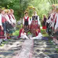 В село Жълтеш запяват Песни под полите на Балкана