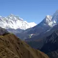 Учени: Еверест е все по-мръсен и по-топъл!