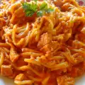 Špagete sa viršlama i paradajzom