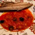 Филе от скумрия с доматен сос