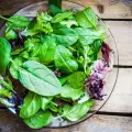Пролетни зеленчуци, които трябва да присъстват в салатите ви