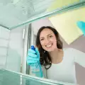 How to Remove Unpleasant Odors from the Fridge?