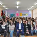Ученици от Разлог участваха на среща-дискусия с кмета Герчев