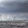 Най-големият айсберг в света отново е поел към Атлантика