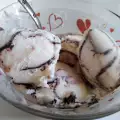 Домашен йогурт сладолед с течен шоколад