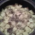 Вкусни картофки с кайма в гювеч