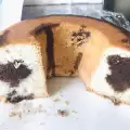 Сочен мраморен кекс с какаов пълнеж
