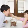 Вредна ли е консумацията на сладко при децата?