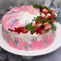 Сметанова торта от козунак с ягоди
