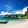 Махат шезлонгите от обществените плажове в Тайланд