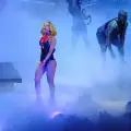 Лейди Гага предложи гол танц в скута за Чичо Чарли
