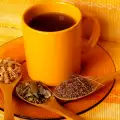 Чай от липа, мащерка и листа от червени боровинки