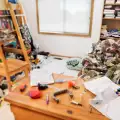 Момченце спечели конкурс за най-разхвърлена стая във Великобритания
