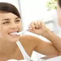 Мийте зъбите си на тъмно за по-добър сън