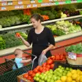 Негодни зеленчуци заливат родните пазари заради блокадата