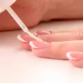 Как да се справите с чупливите нокти