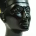 Нефертити - пагубен край или ново начало?
