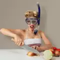 Several Tips for Chopping Onions Finely